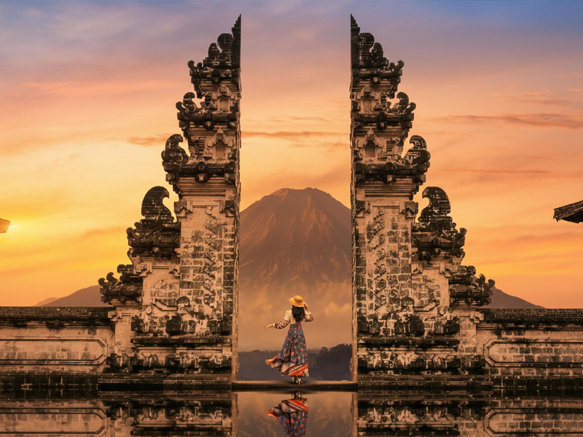 Sawah bertingkat hijau di sekitar Ubud, Bali
